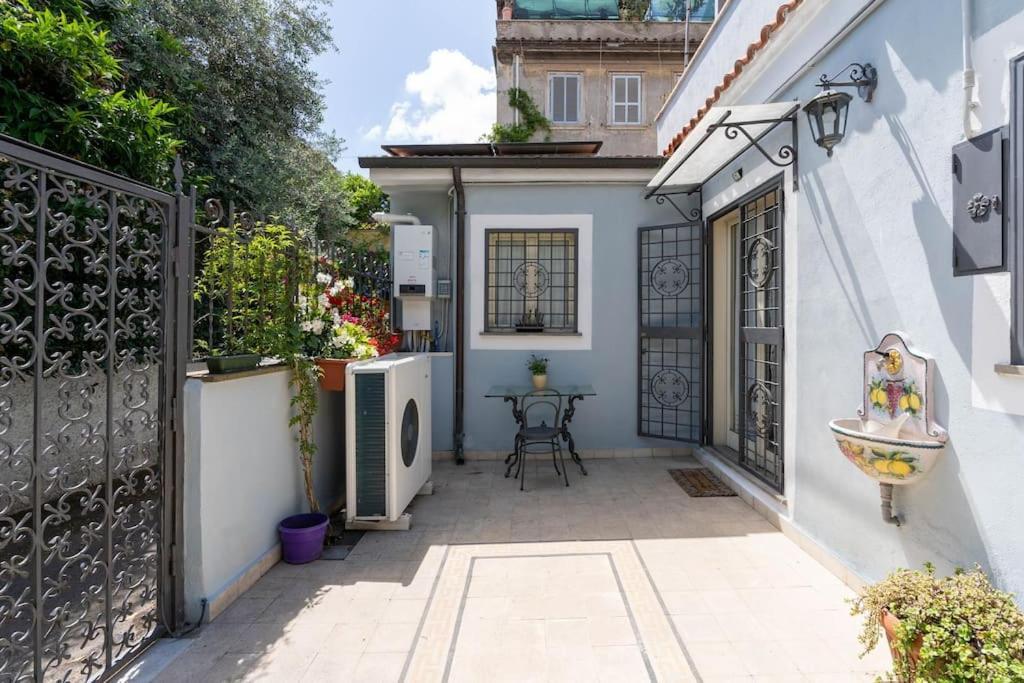 Casa vacanze A 300mt Dalla Metro Linea C - Dimora Intima E Tranquilla
